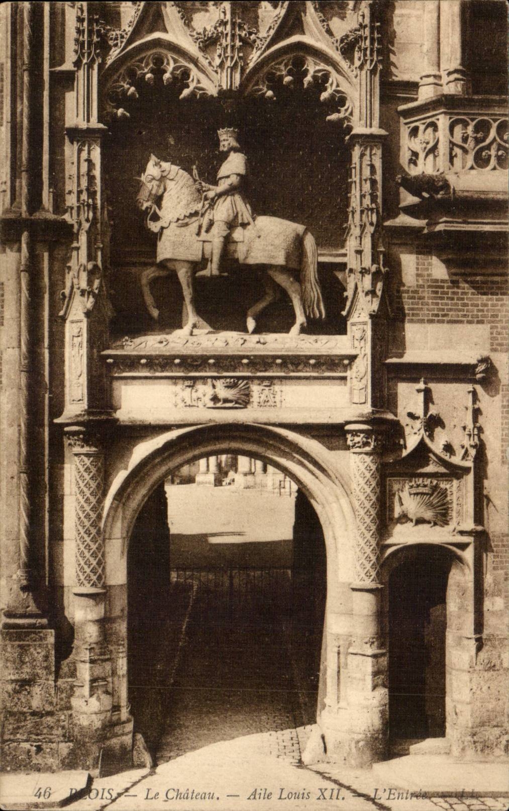 CPA Blois le chateau Aile Louis XII
