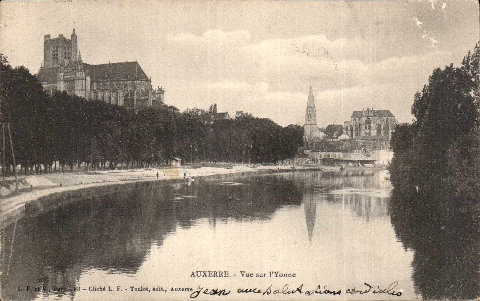 CPA Auxerre Vue sur l'Yonne