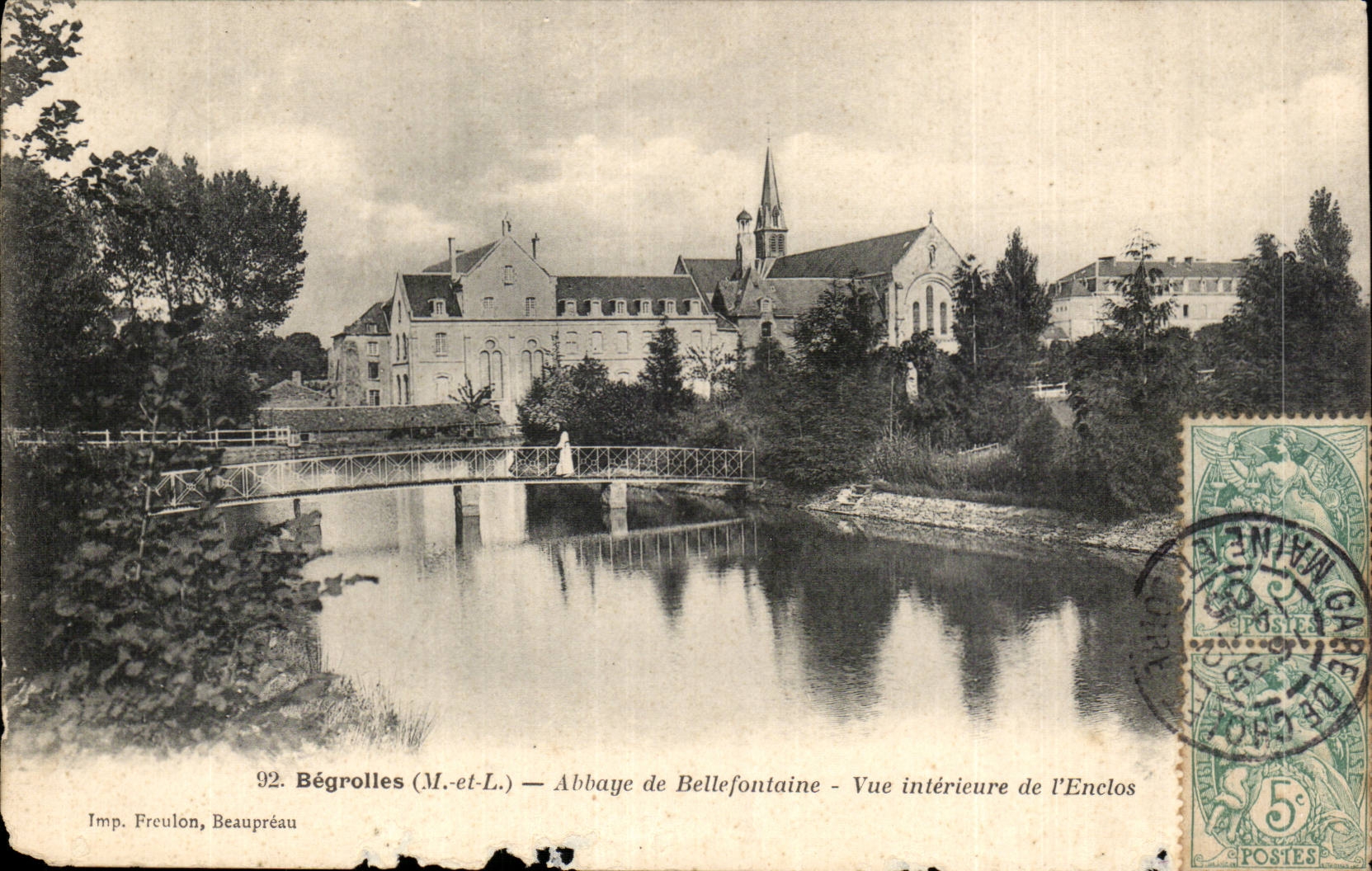 CPA Begrolles Abbaye de Bellefontaine Vue interieure de l'enclos