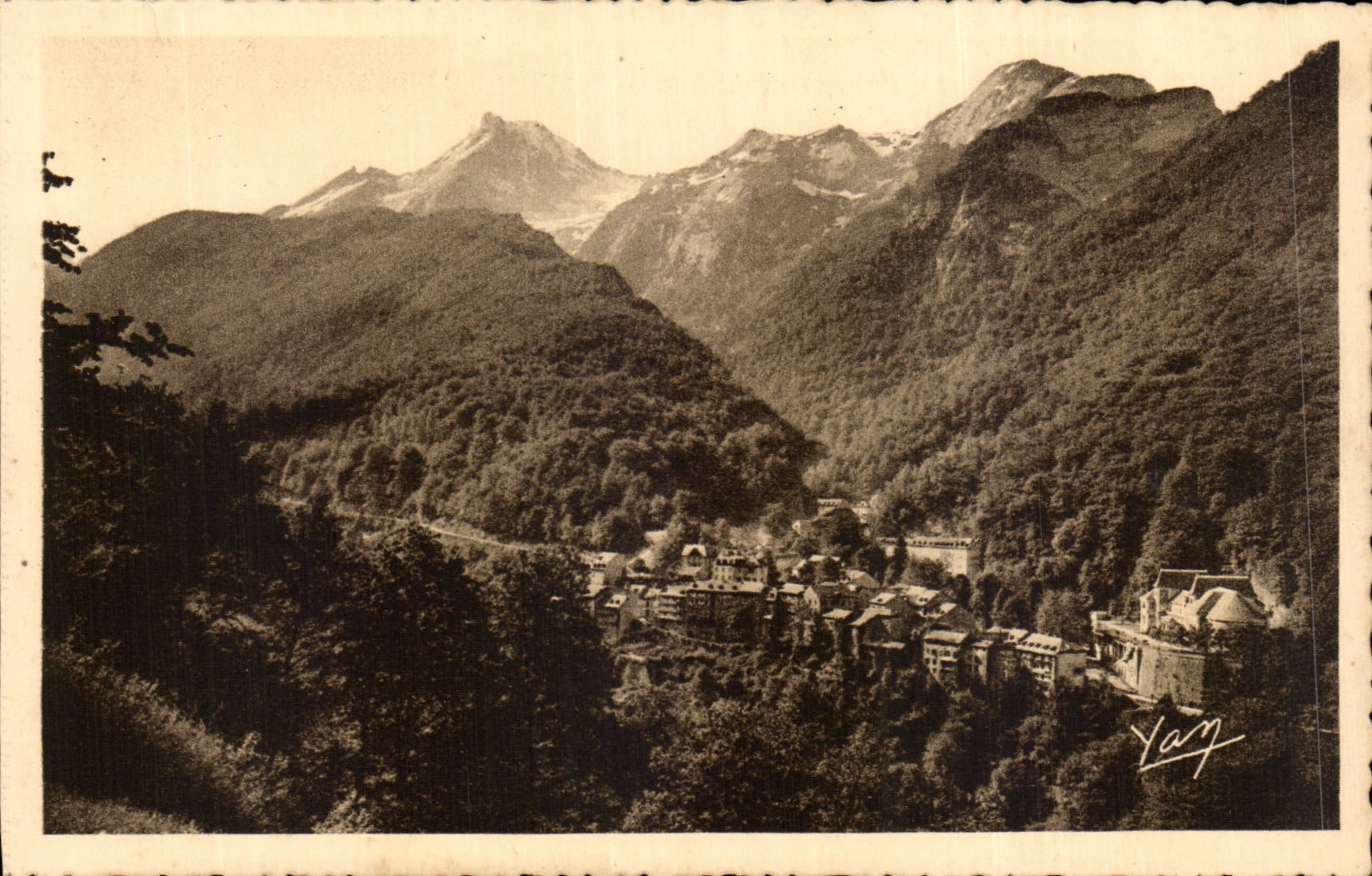 Les Eaux-Bonnes — Station thermale — Eaux sulfureuses — Édition Photo Quinault, Lourdes