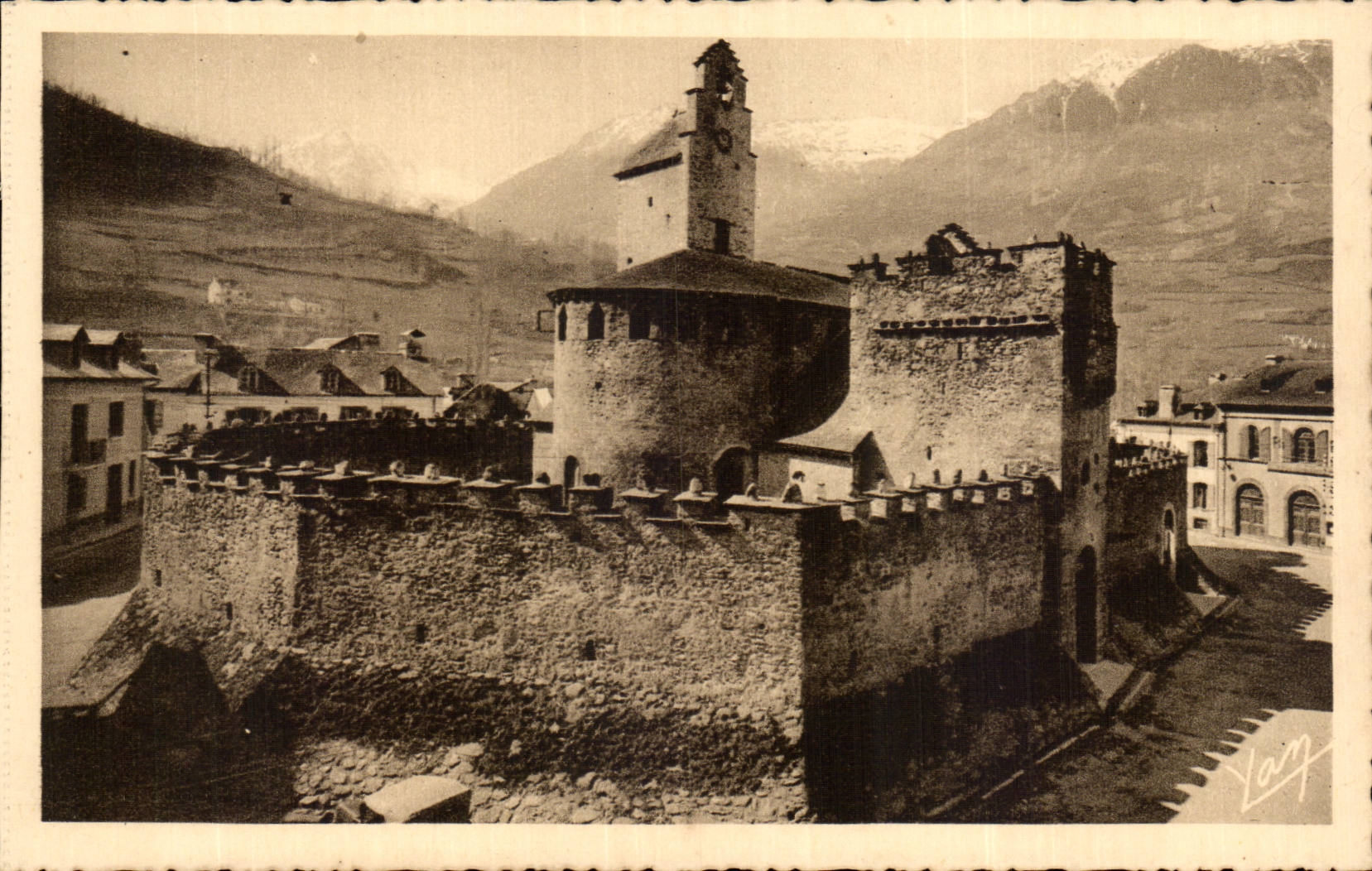 Luz — Église fortifiée des Templiers — Édition Quinault, Lourdes