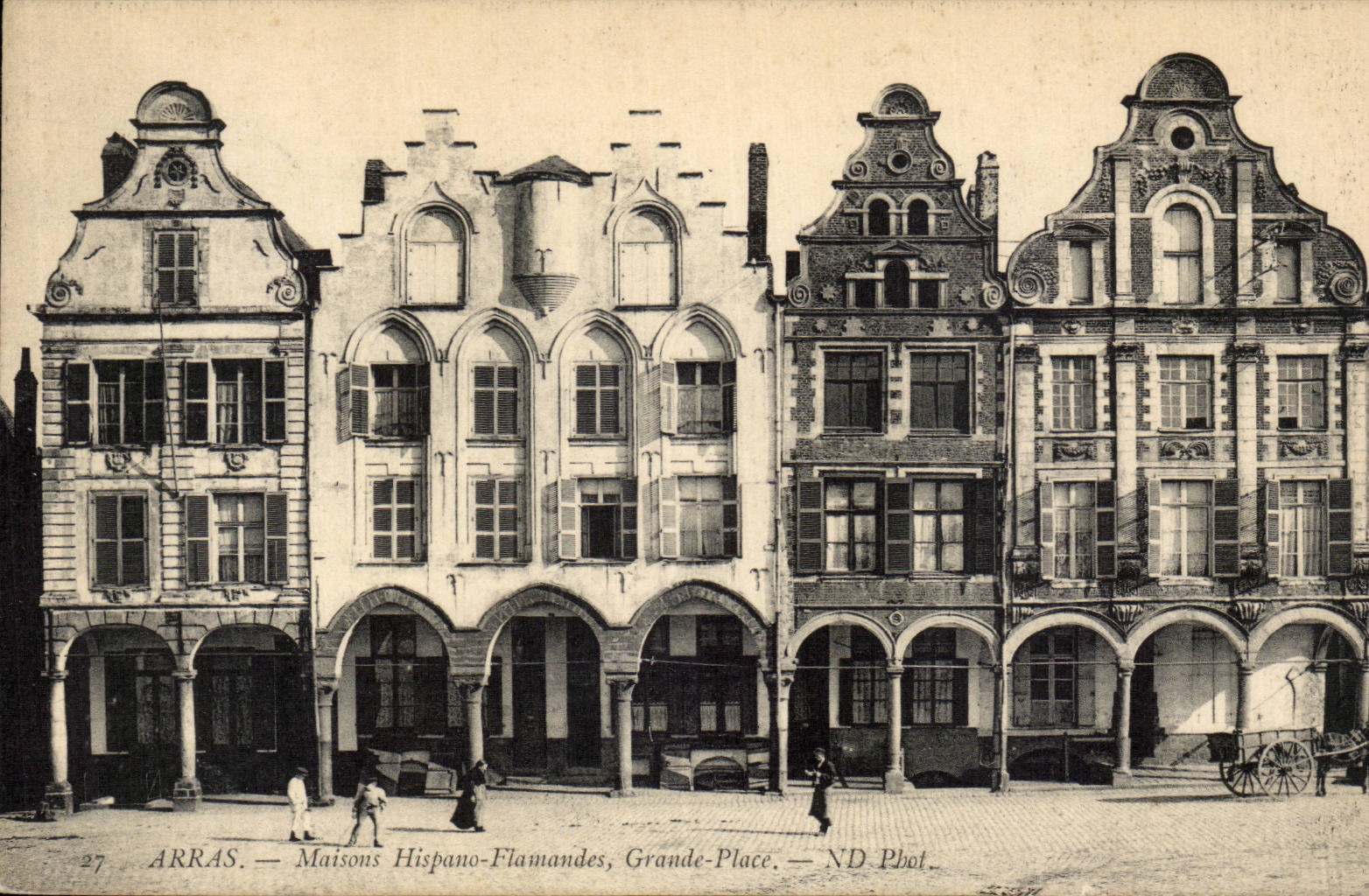 Arras — Maisons Hispano-Flamandes, Grande-Place — ND Pbot. n°27