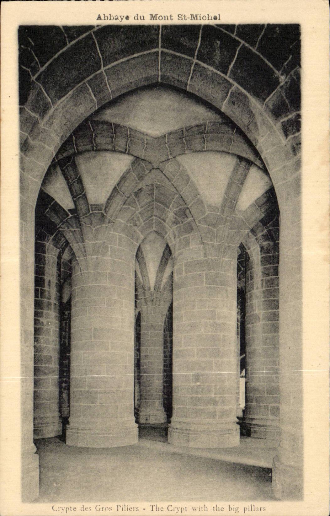 CPA Abbaye du Mont Saint Michel Crypte des gros piliers
