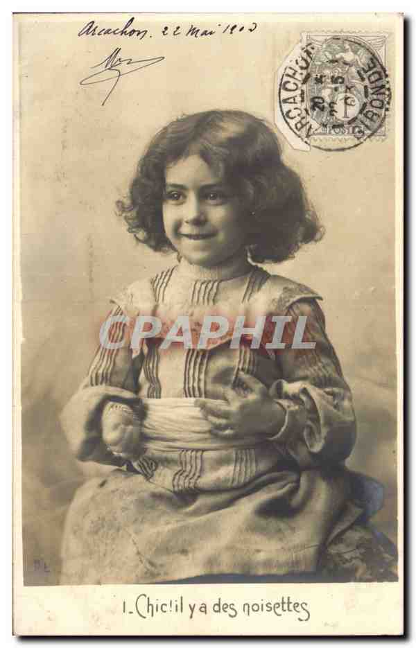 CPA Fantaisie Enfant Chic Il y a des noisettes
