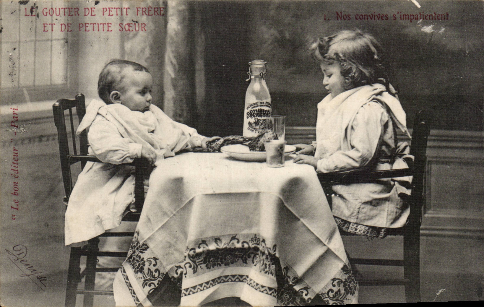 CPA Fantaisie Enfants Le gouter du petit frere et de la petite soeur