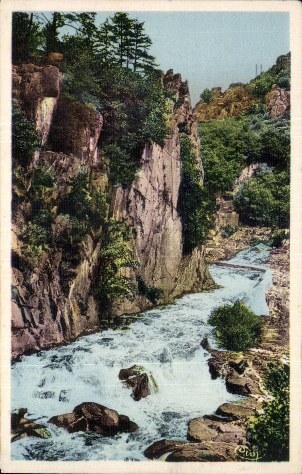 Excursions en Corrèze — Des roches imposantes, un torrent impétueux — Comeret Imp. Macon