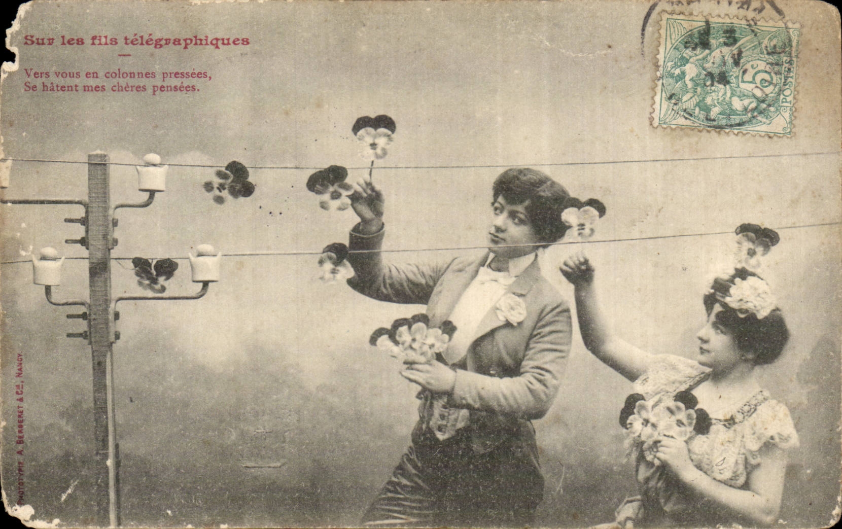 CPA Fantaisie Femme Ses fils telegraphiques