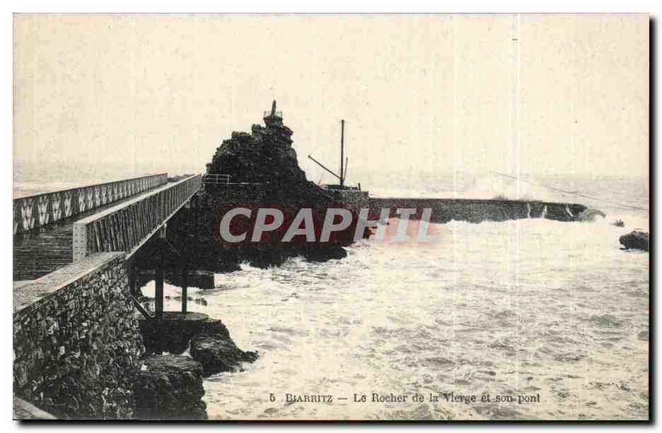 CPA Biarritz Le rocher de la vierge et son pont