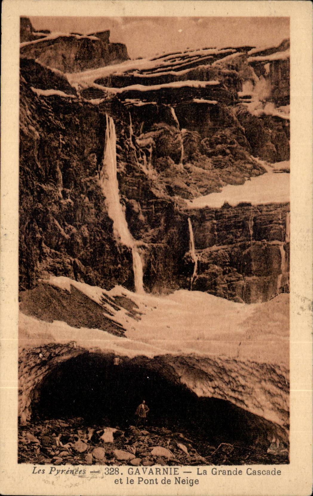 CPA Gavarnie La grande cascade et le pont de neige