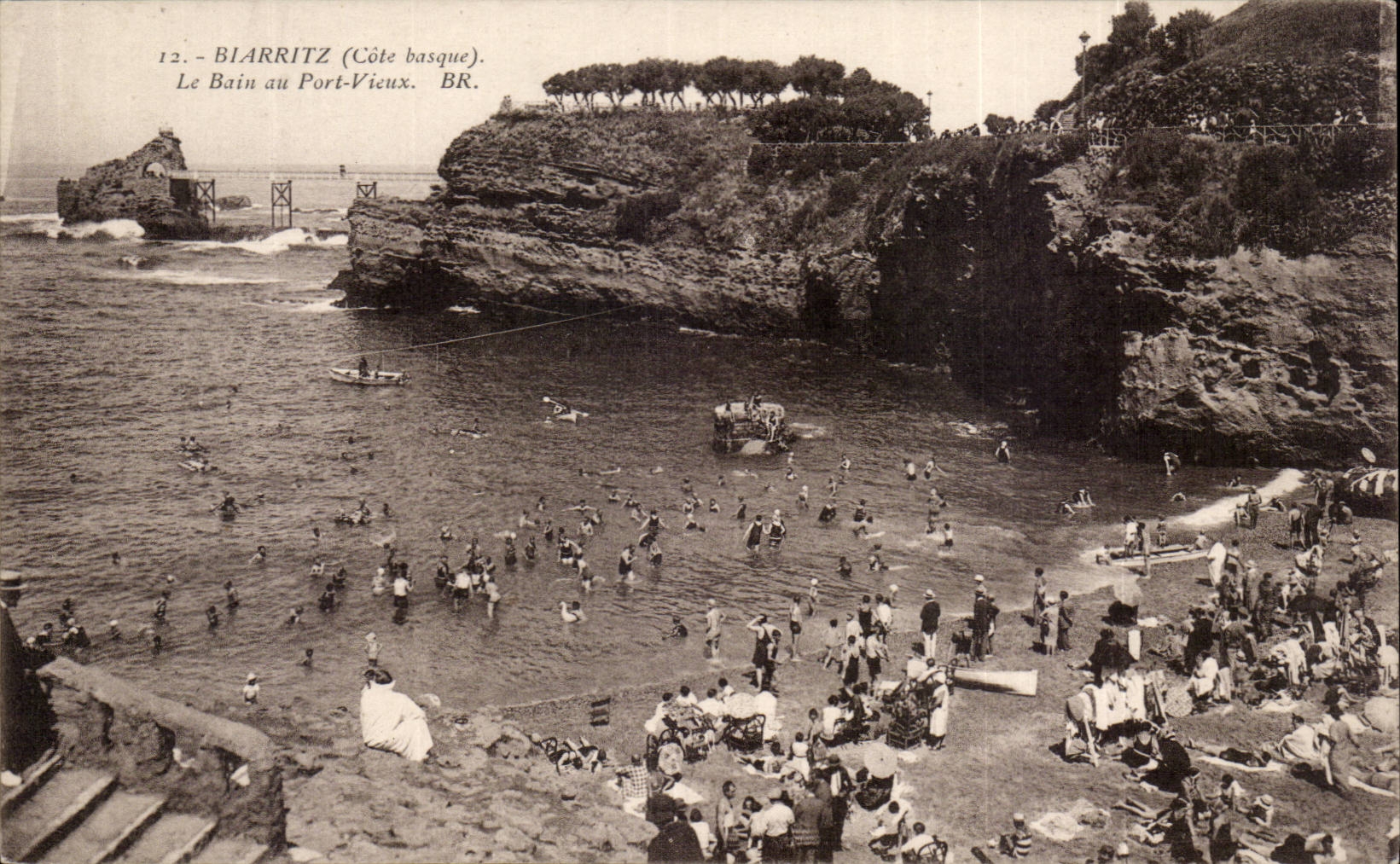 CPA Biarritz Le bain au Port Vieux