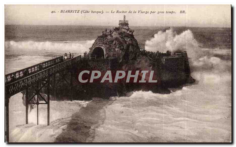 CPA Biarritz Le rocher de la vierge par gros temps