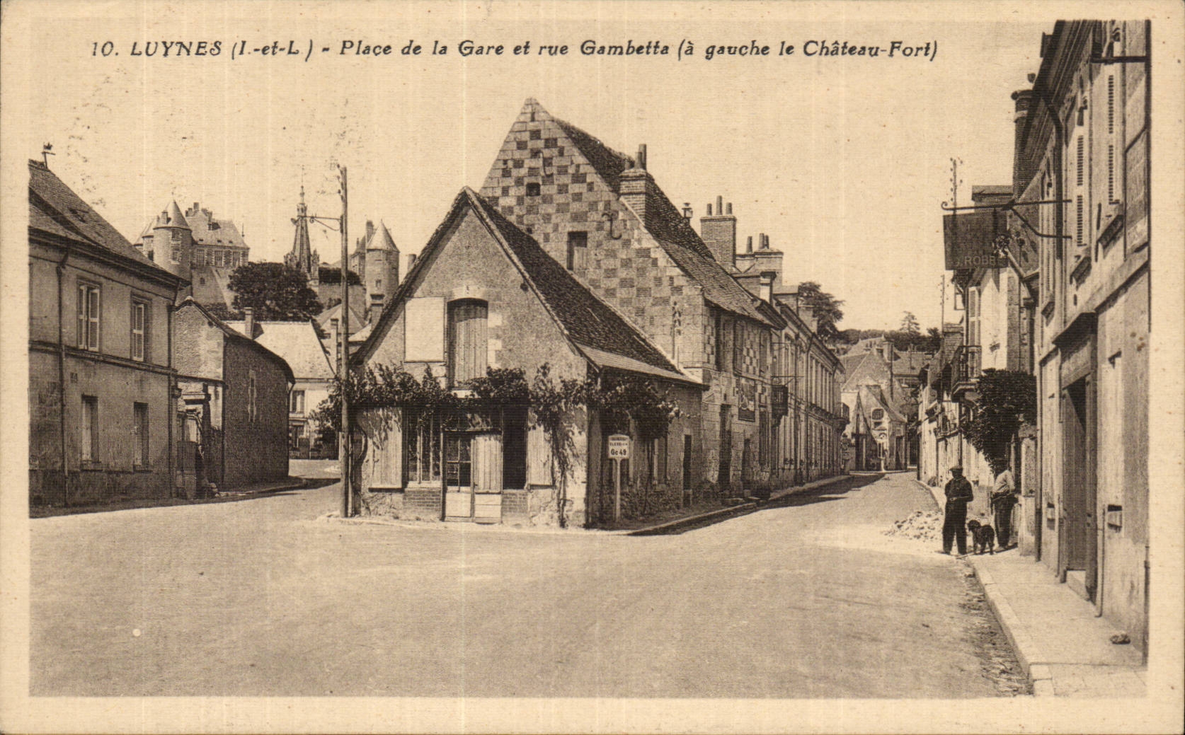 CPA Luynes Place de la gare et rue Gambetta 