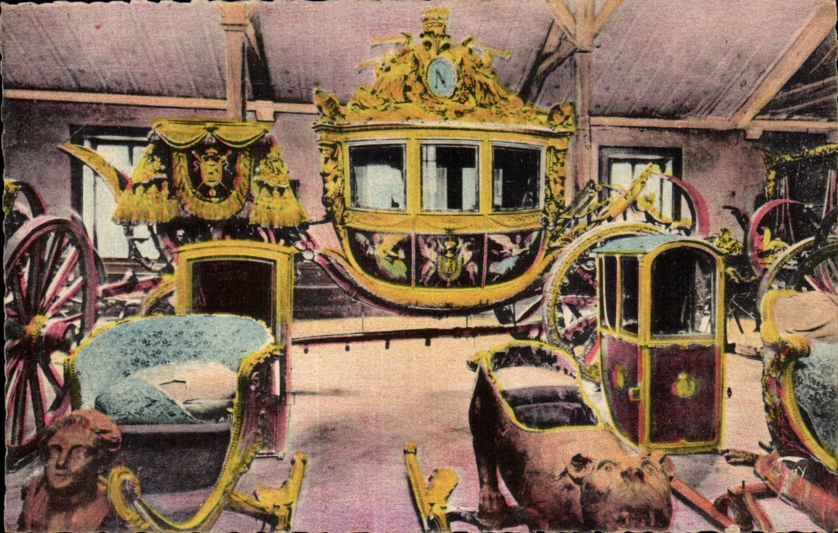 CPA Versailles Le petit Trianon Le musee des voitures