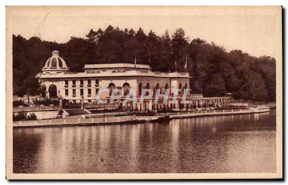 El Casino del Lago en Bagnolles-de-Liorne — editor no visible, número de serie ilegible