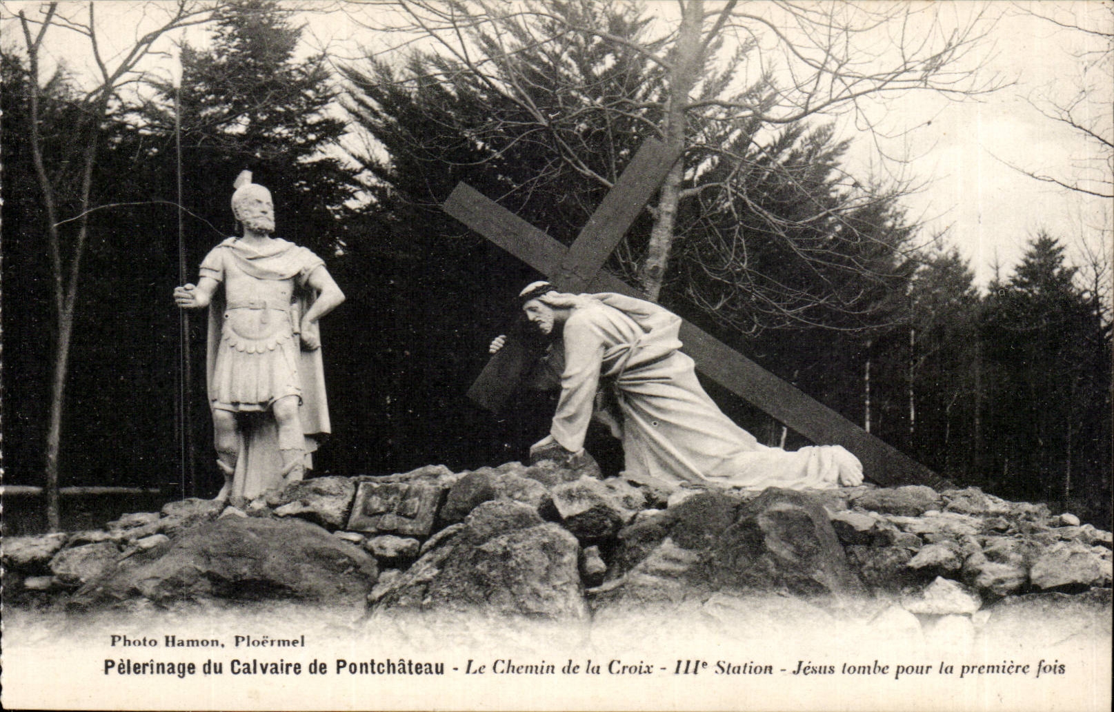 CPA Pelerinage du calvaire de Pontchateau Le chemin de croix Jean tombe pour la premiere fois