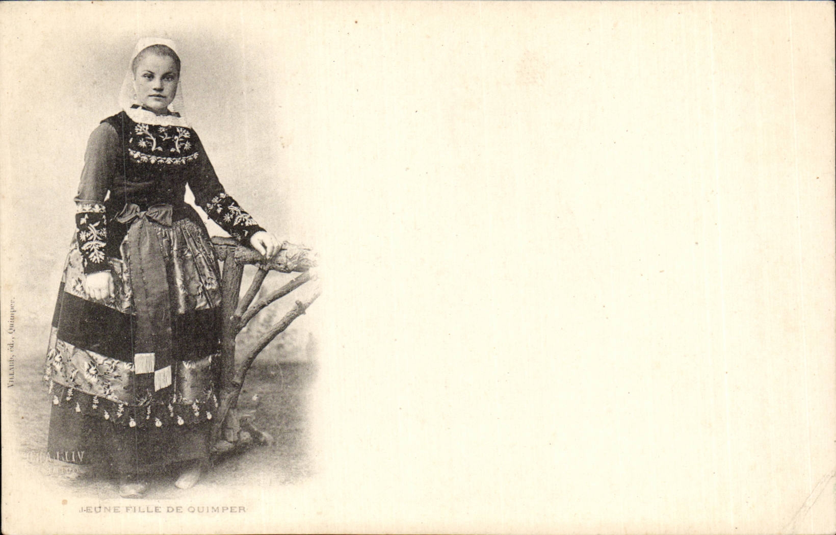Jeune fille de Quimper — en costume traditionnel — Villars, Quimper