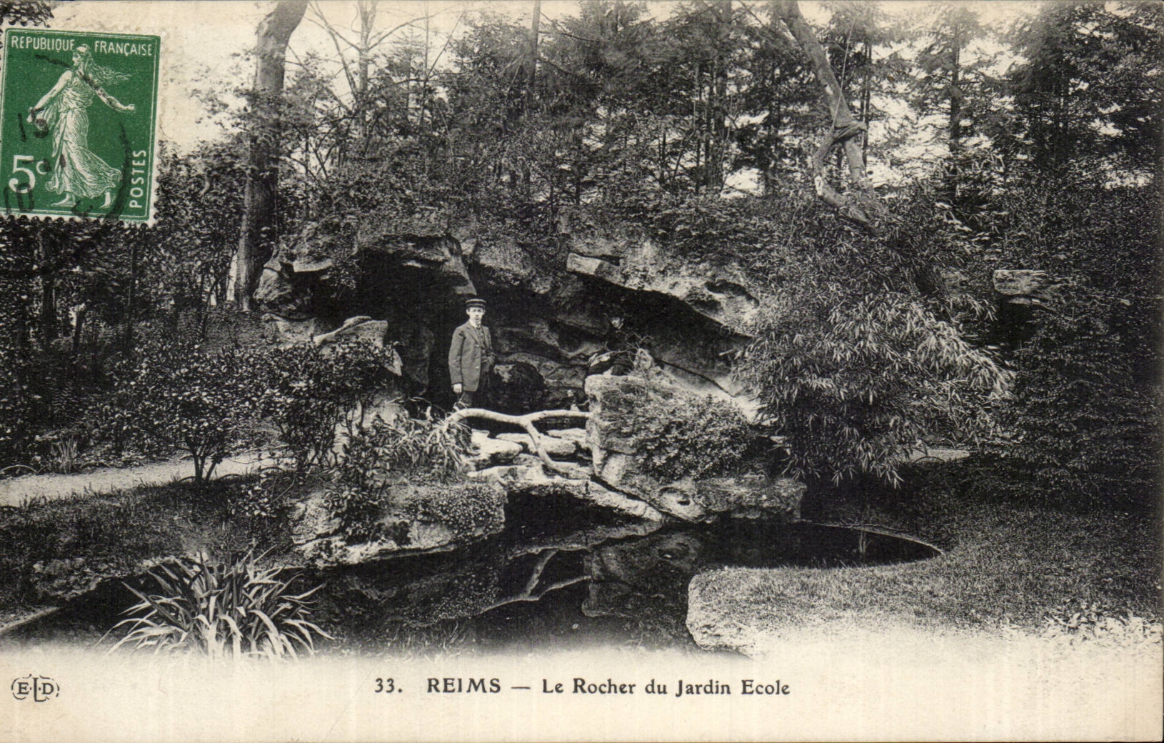 CPA Reims Le rocher du jardin Ecole