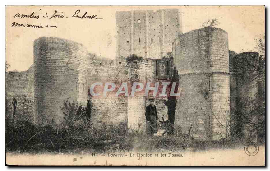 CPA Loches Le donjon et les fosses