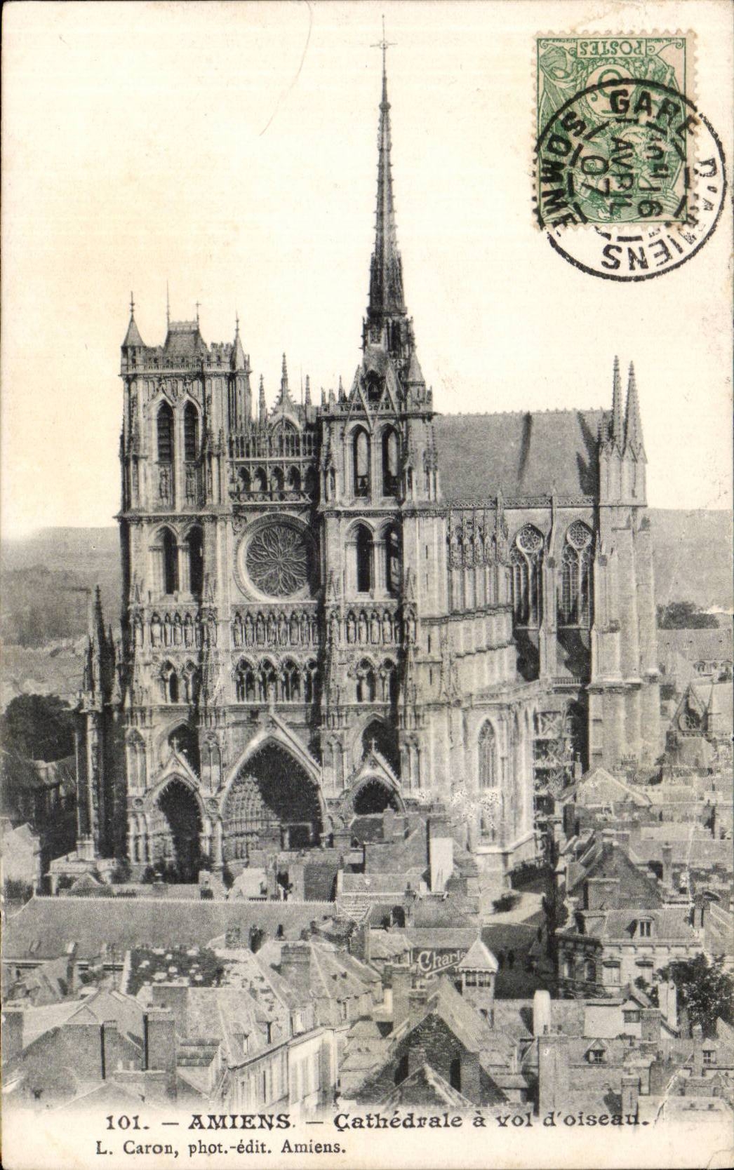 CPA Amiens Cathedrale a vol d'oiseau