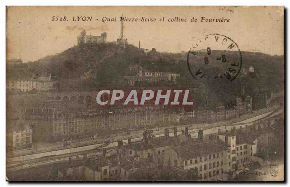 CPA Lyon Quai Saint Pierre Scize et colline de Fourviere
