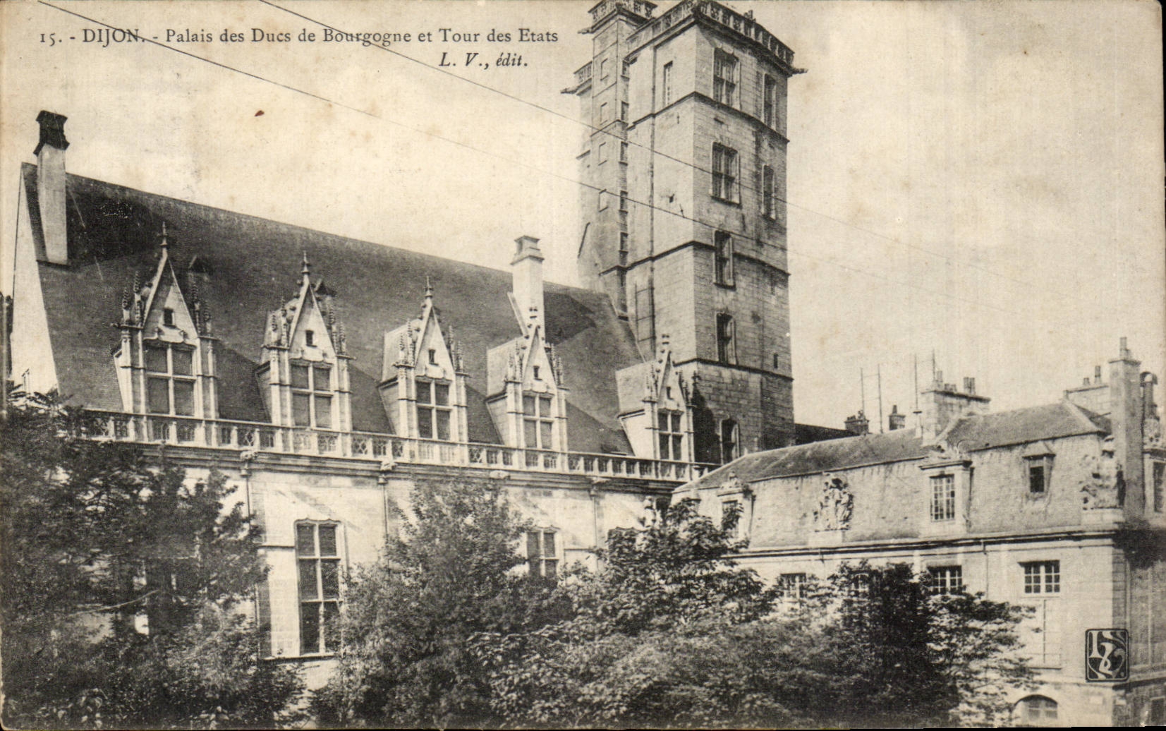 CPA Dijon Palais des Ducs de Bourgogne et tour des Etats