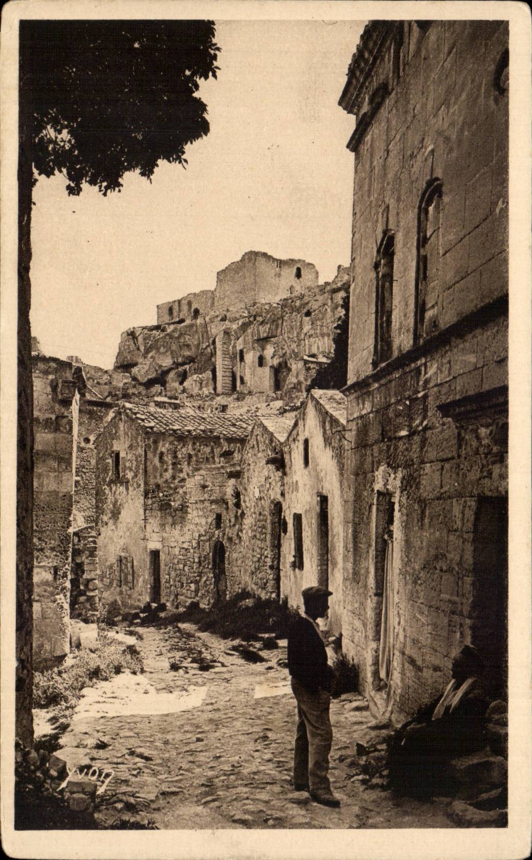 Une Vieille Rue des Baux — Paysages et Pierres de Provence — Édition d'Art YVON, Neath