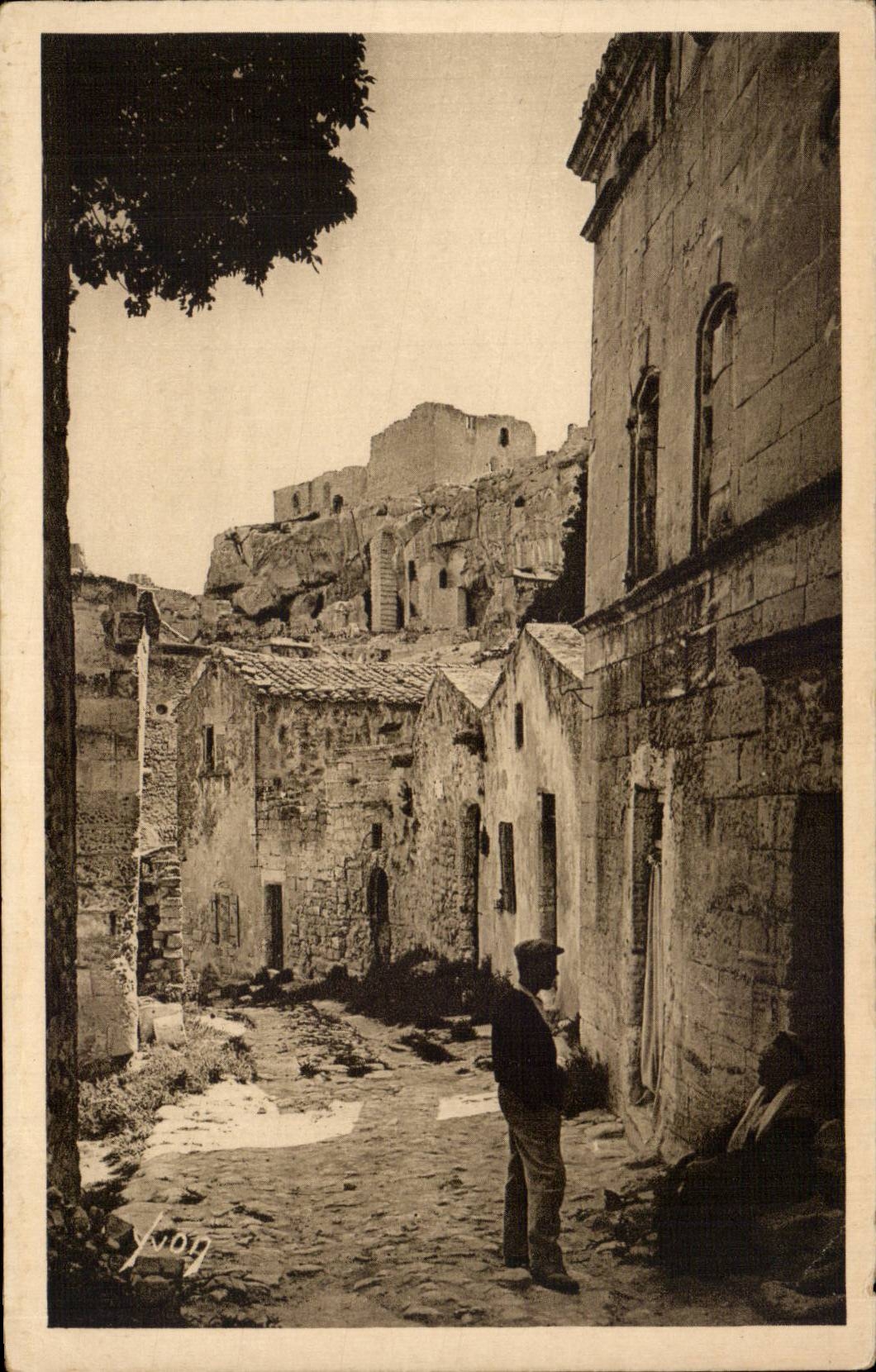 Les Baux-du-Roussillon — Die Straße der Ofen und das Schloss — Yvion