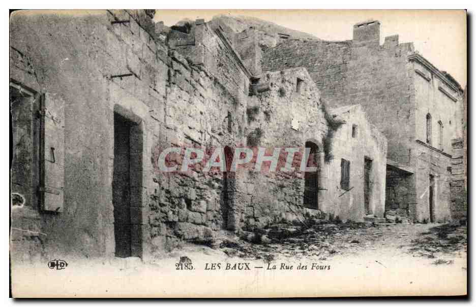 Les Baux — La Rue des Fours — éditeur Le Dolev, Paris, n° 2185