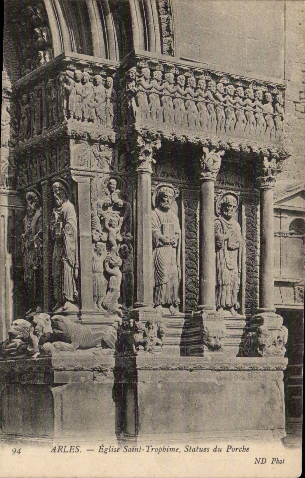 Arles — Église Saint-Trophime, Statues du Porche — ND Phot