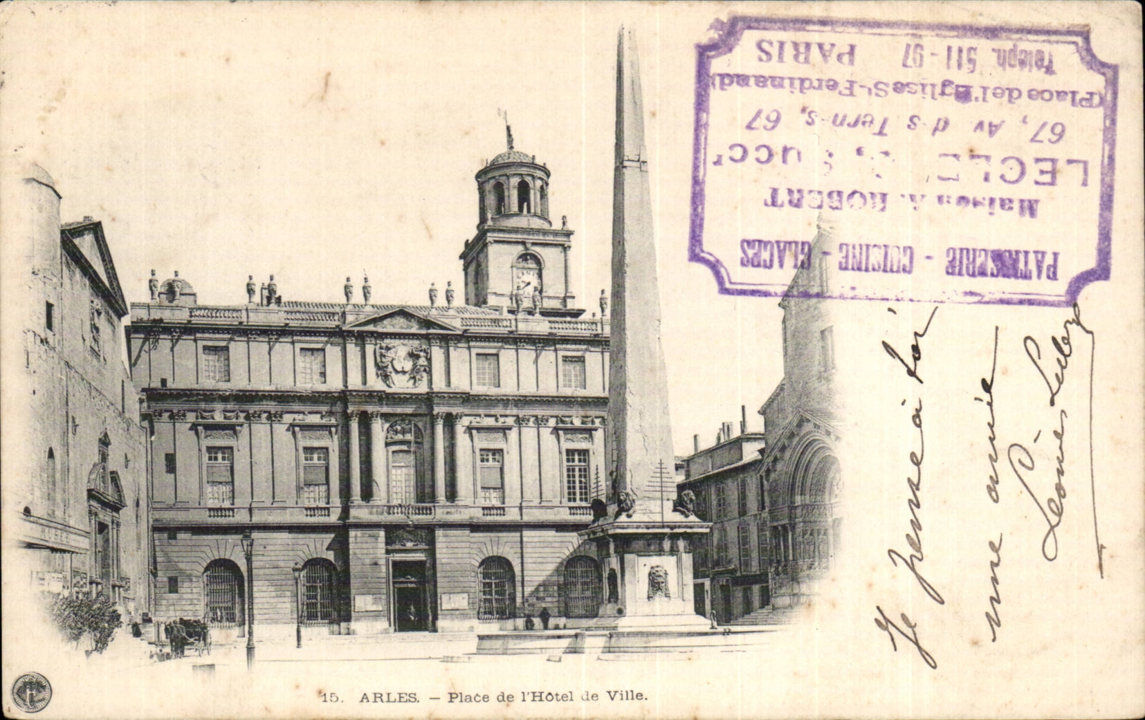 Arles — Place de l'Hôtel de Ville — éditeur Léglé & Robert, n°15
