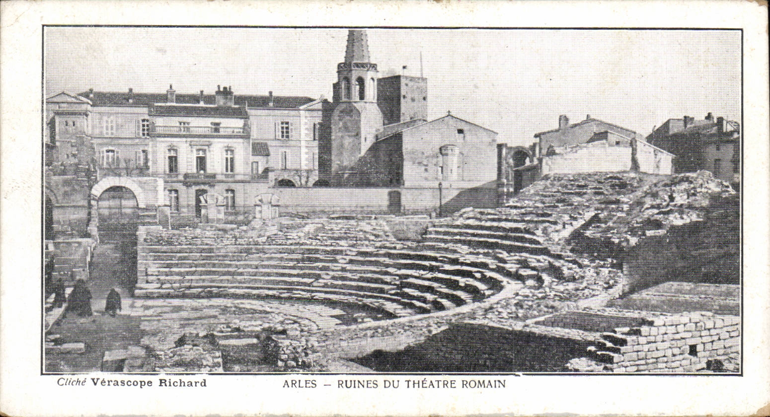 Arles CPA Ruines du theatre romain