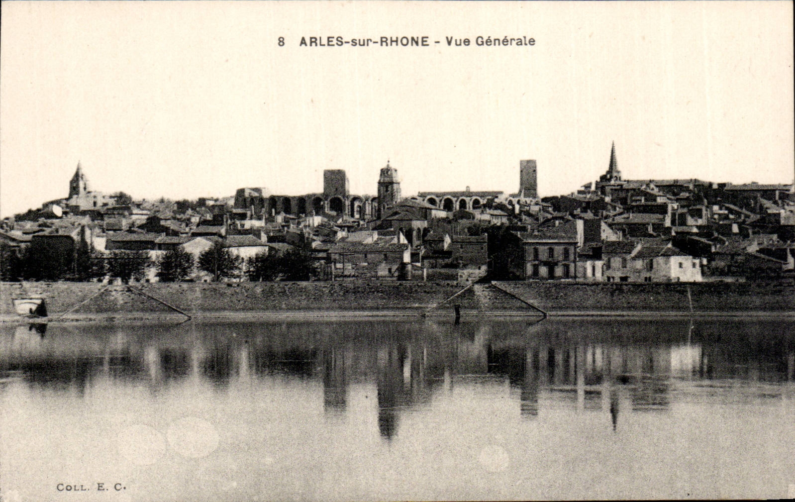 Arles CPA Vue generale