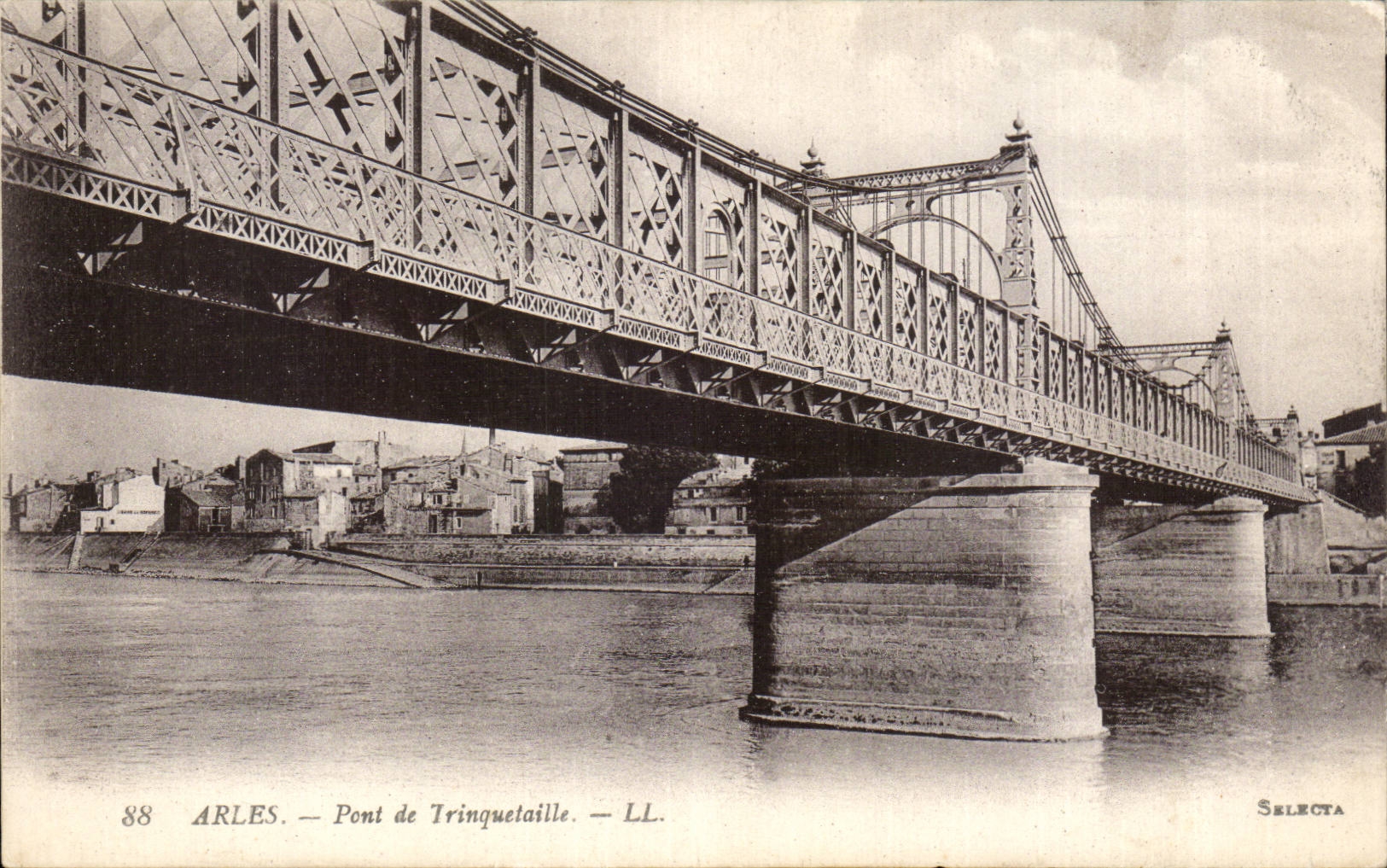 Arles CPA Pont de Trinquetaille