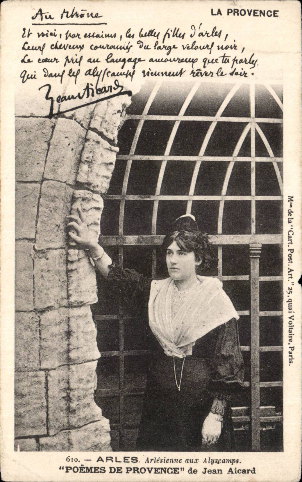 Arles CPA Arlesienne aux Alyscamps Poemes de provence de Jean Aicard Folklore 