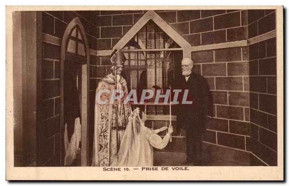 Lisieux CPA Diorama de Sainte Therese de l'enfant Jesus Religion Prise de voile