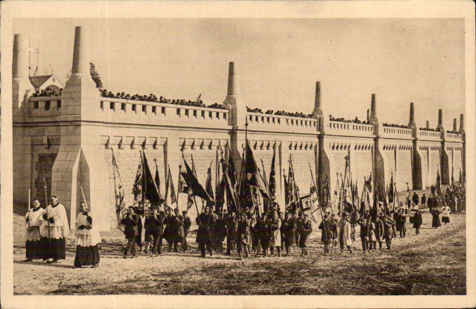 La Basilique de Lisioux — Un pèlerinage dans les sous-parvis — CPAPHIL