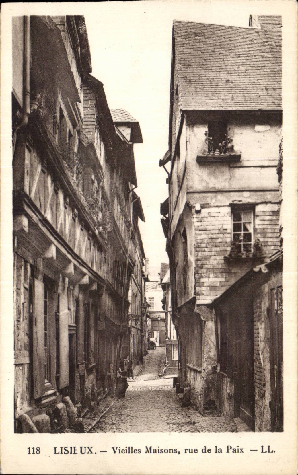 Lisieux CPA Vieilles maisons Rue de la paix