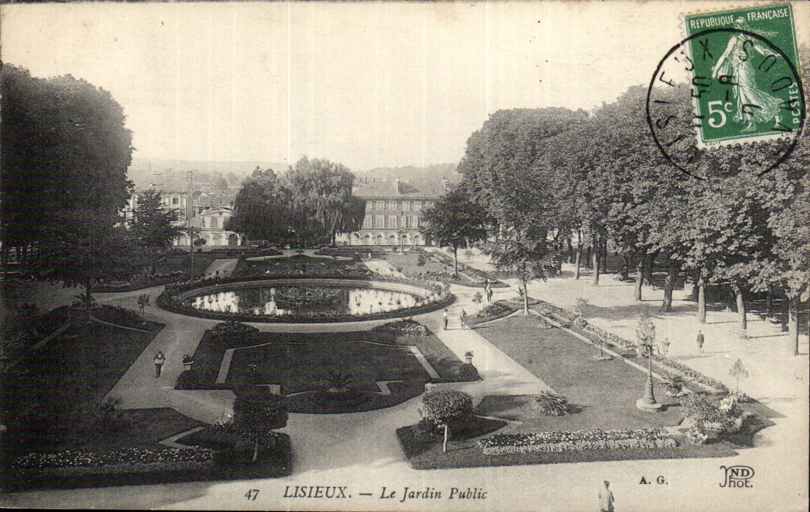 LISIEUX — Le Jardin Public — A.G. Phot.
