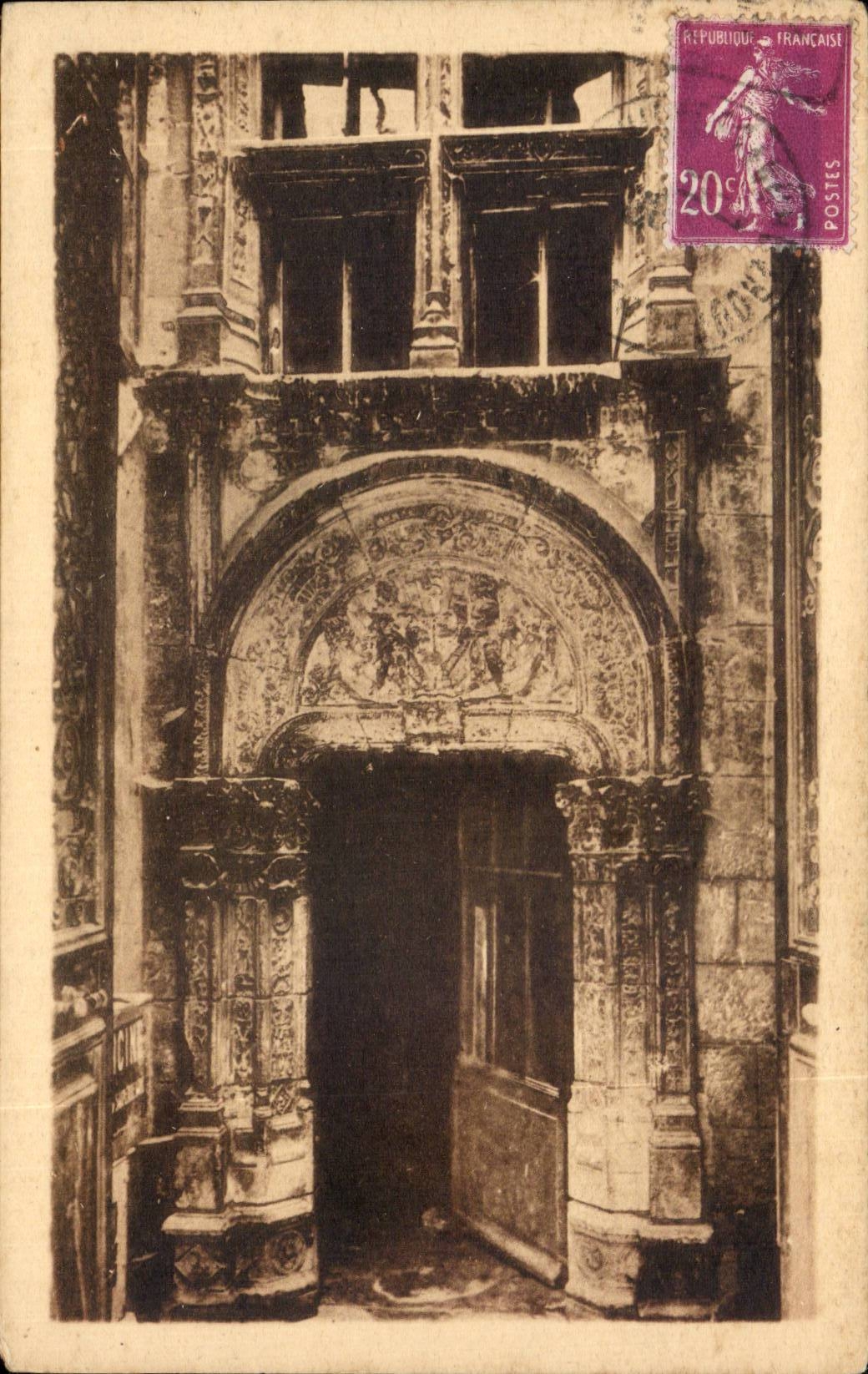 CPA Villefranche de Rouergue Porte Renaissance rue Bories