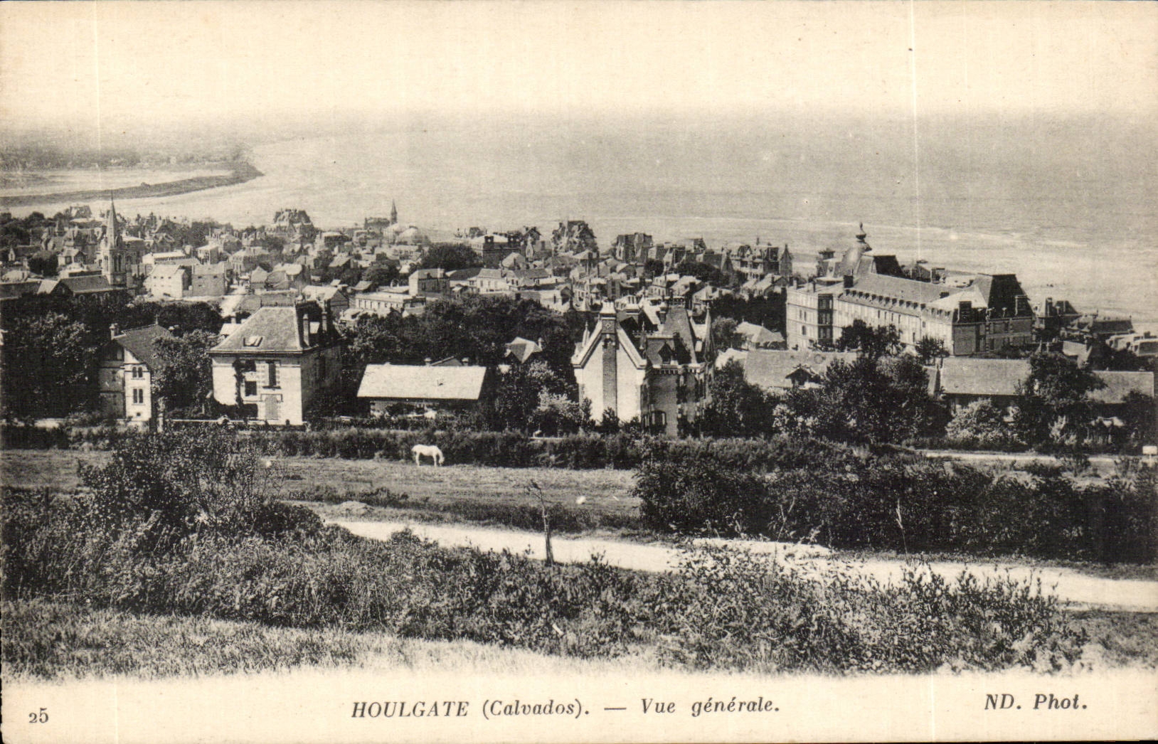 Houlgate (Calvados) — Vue générale — ND. Phot.