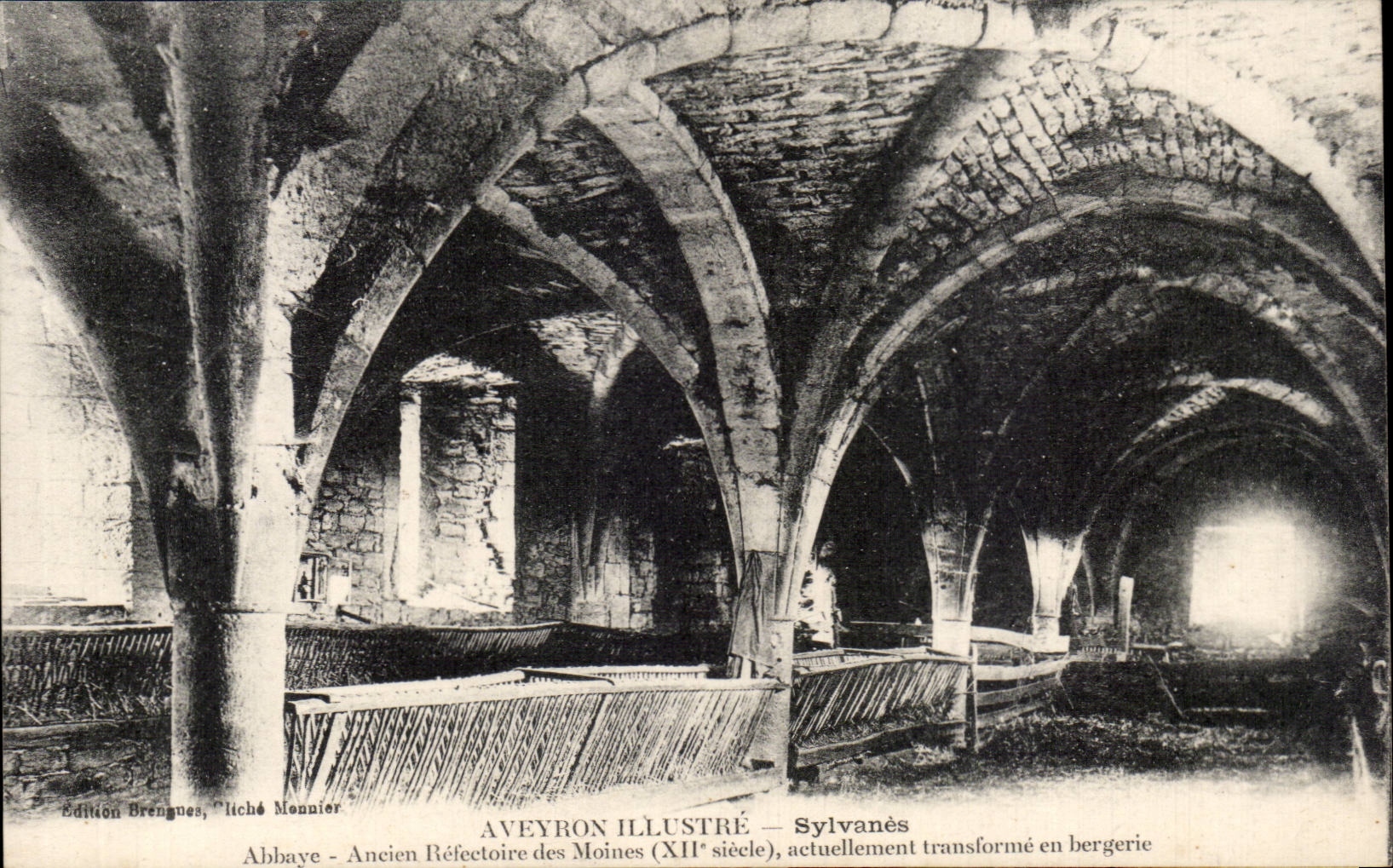 CPA Aveyron Sylvanes Abbaye Ancien refectoire des moines actuellement transforme en bergerie
