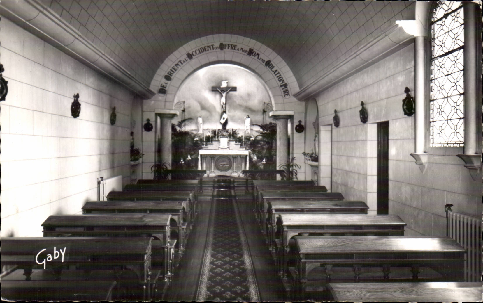 Intérieur de la chapelle — Maison du Sacré-Cœur à Loublande — éditeur Gaby