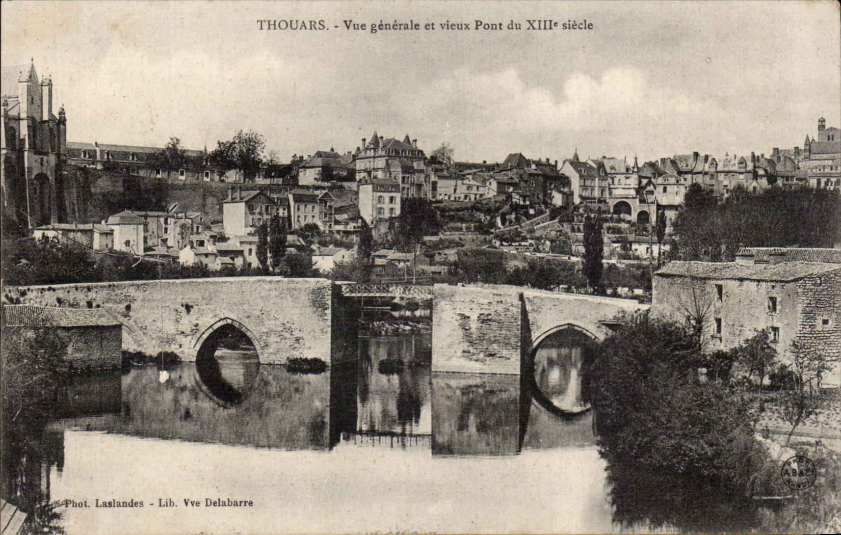 CPA Thouars Vue generale et vieux pont du 13eme