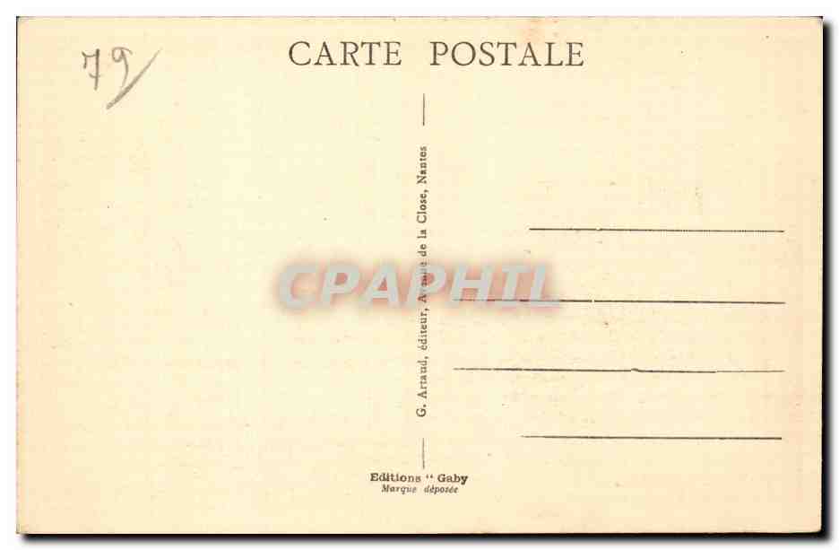 CPA Parthenay Place du drapeau Le kiosque et la donneuse de pain — Rückseite