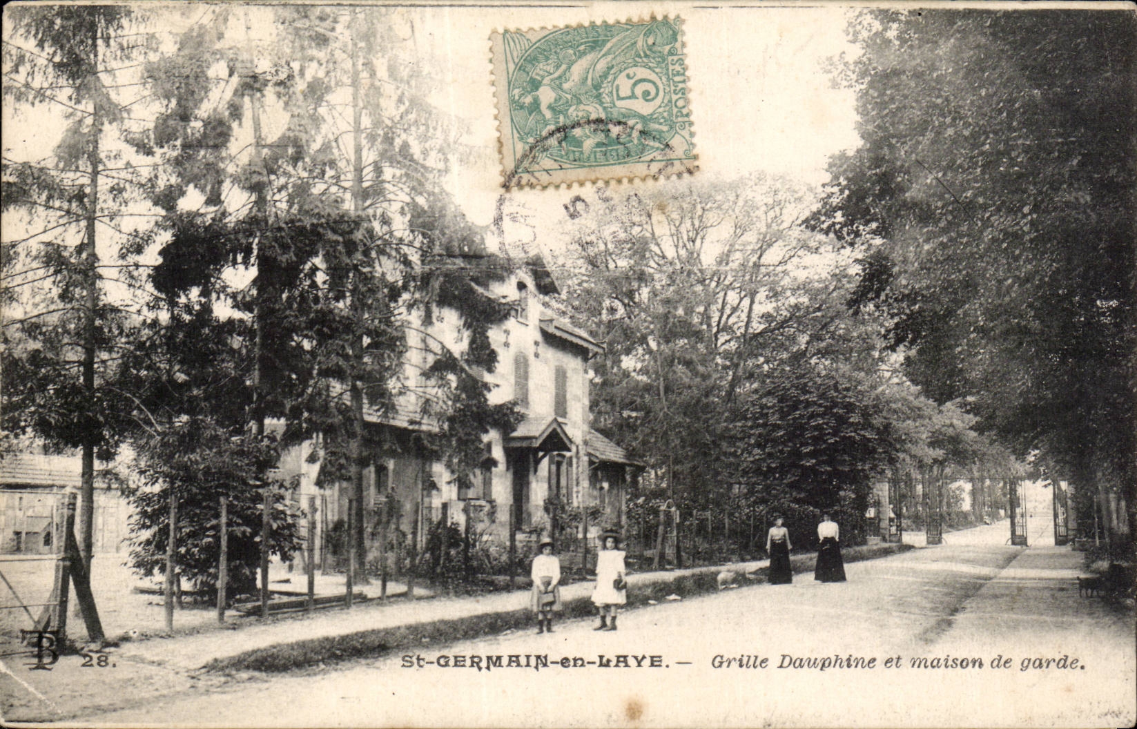 St-GERMAIN-en-LAYE — Grille Dauphine et maison de garde. — Éditeur B. n°28.
