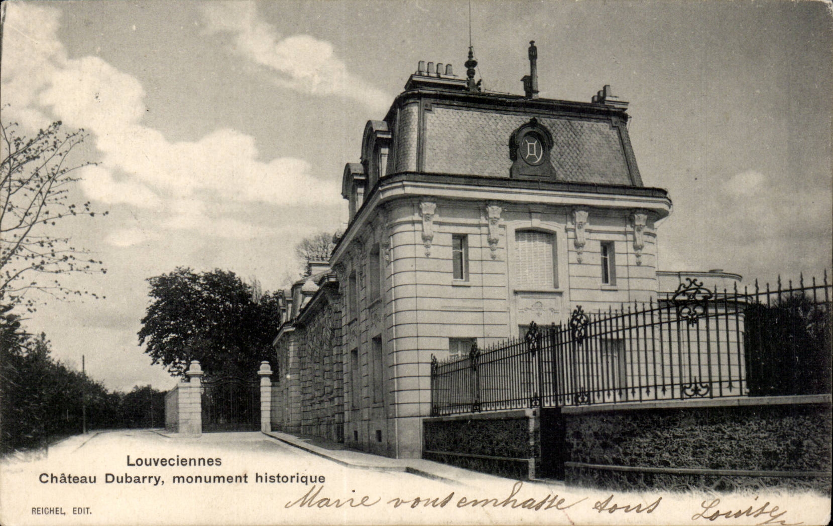 CPA louveciennes Chateau Dubarry Monument historique