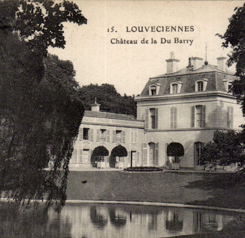 CPA louveciennes Chateau de la Du Barry Monument historique