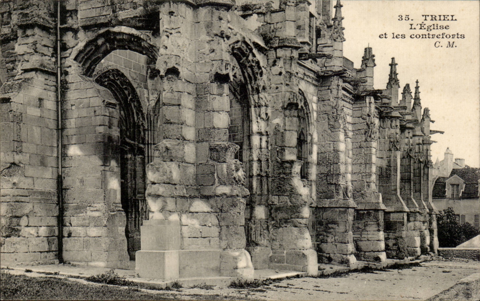 CPA Triel L'eglise et les contreforts