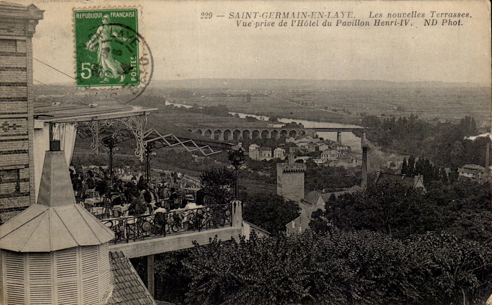 CPA Saint Germain en Laye Les nouvelles terrasses Vue prise de l'hotel du pavillon Henri IV