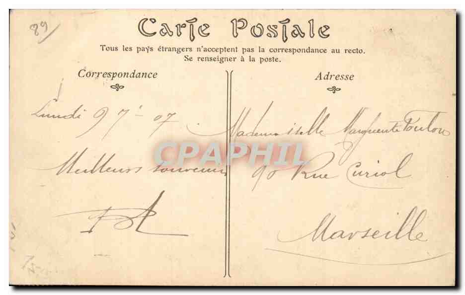 Avallon — Vue sur Cousin-le-Pont prise des Promenades — Achterkant